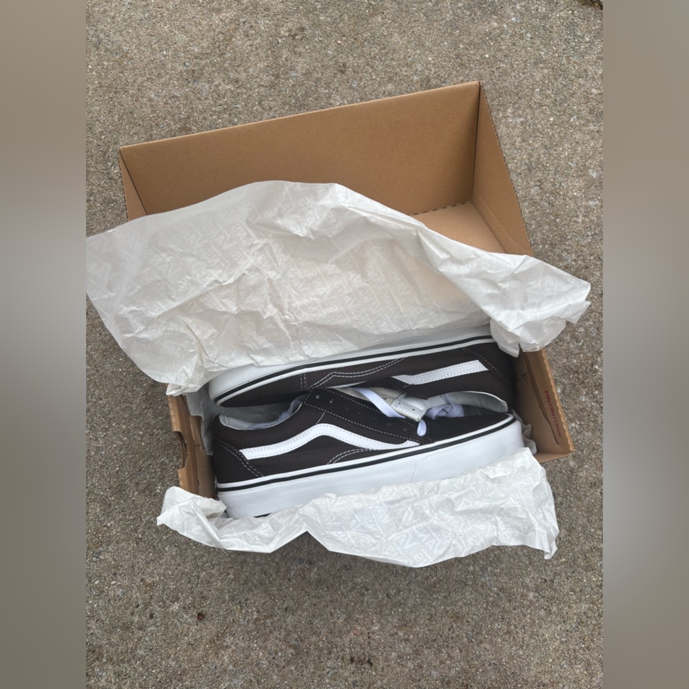 Vans Old Skool Brown and White Canvas Sneakers - Picture 5 of 11